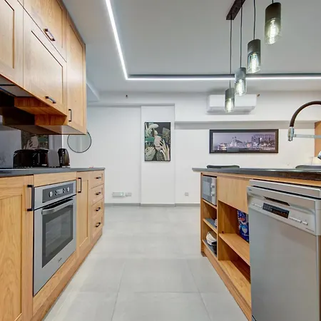 1br Near St Julians Hotspots With Ac By 360 Estates