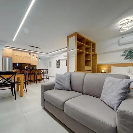1br Near St Julians Hotspots With Ac By 360 Estates
