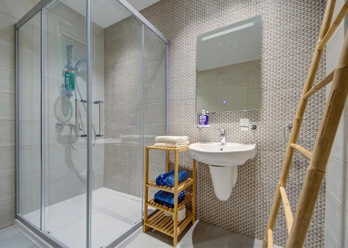 1br Near St Julians Hotspots With Ac By 360 Estates Saint Julian's