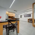 1br Near St Julians Hotspots With Ac By 360 Estates