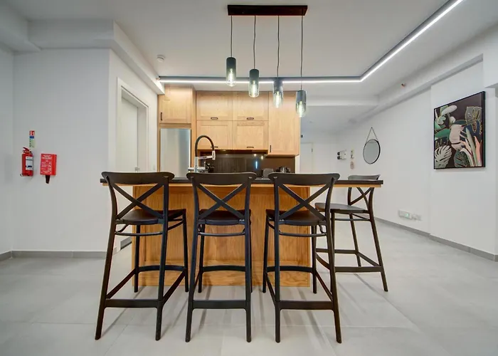 Apartament 1br Near St Julians Hotspots With Ac By 360 Estates *