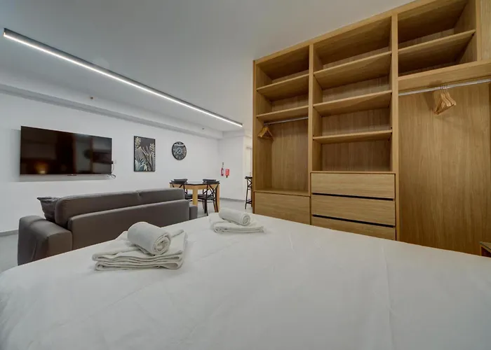 1br Near St Julians Hotspots With Ac By 360 Estates St. Julian's