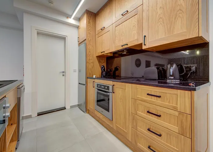 1br Near St Julians Hotspots With Ac By 360 Estates St. Julian's